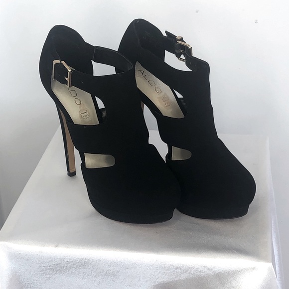 Aldo Tirevia Black and Gold Heels - Picture 1 of 6